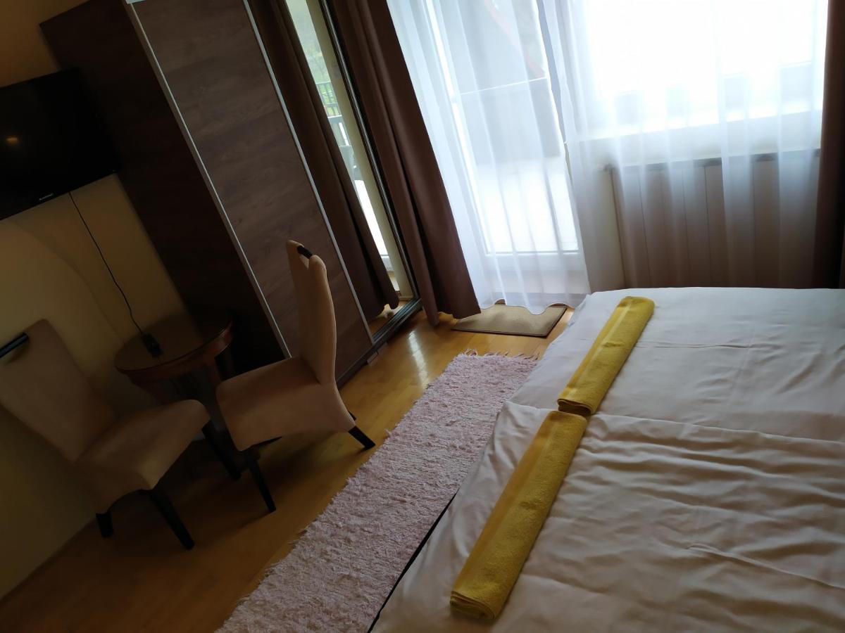 Szilvia Panzió Gyomaendrőd Exterior foto