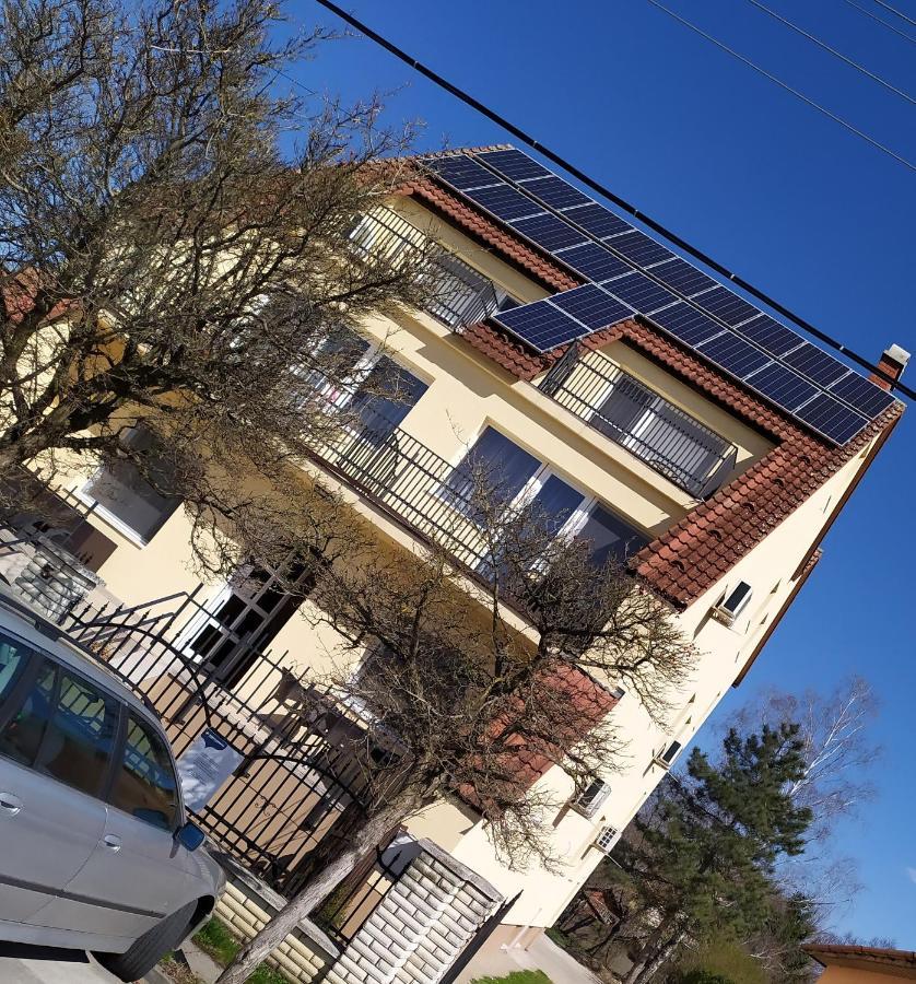 Szilvia Panzió Gyomaendrőd Exterior foto