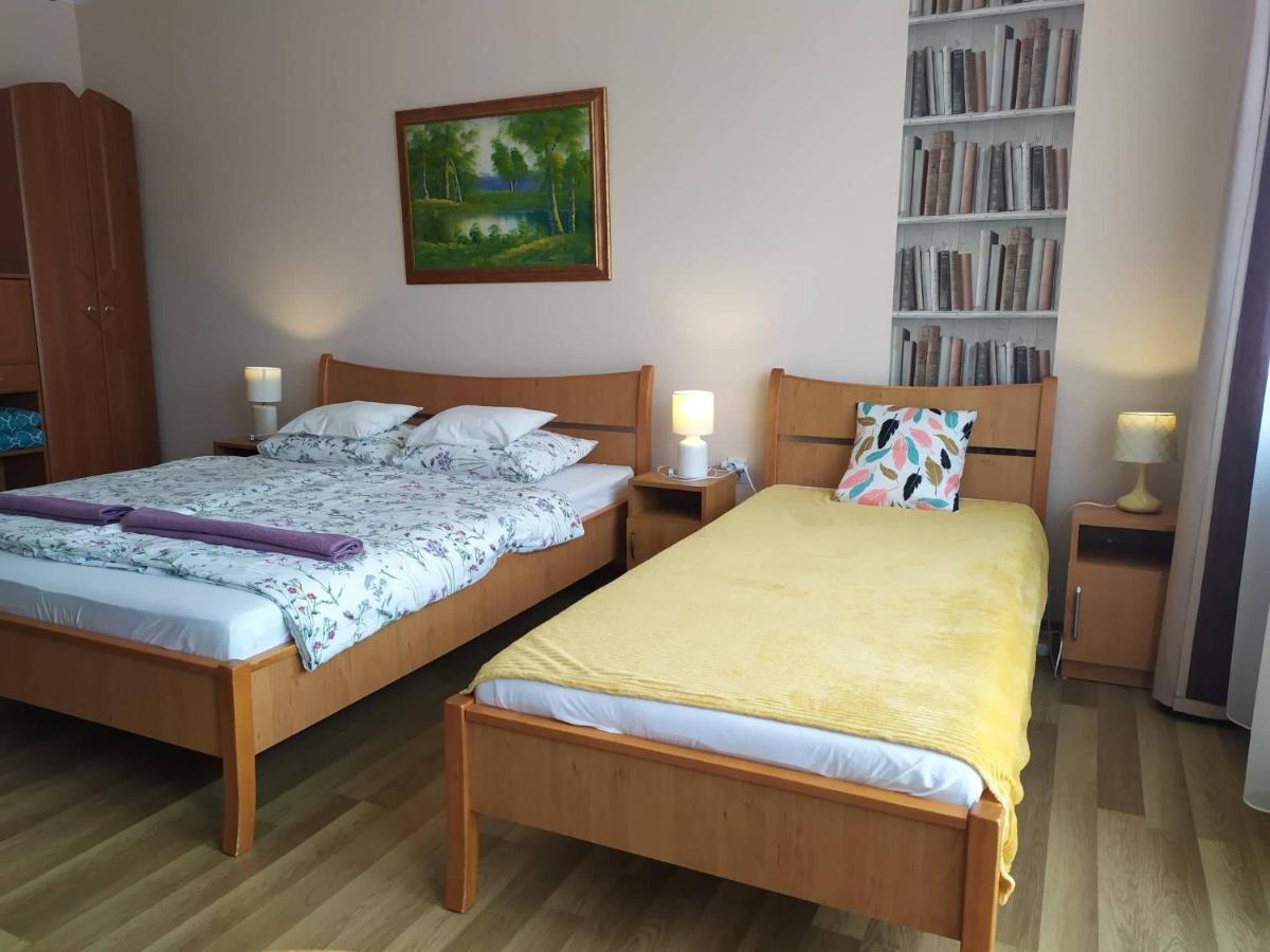 Szilvia Panzió Gyomaendrőd Exterior foto